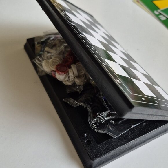 9 in 1 Funtime Games - Picture 2 of 8